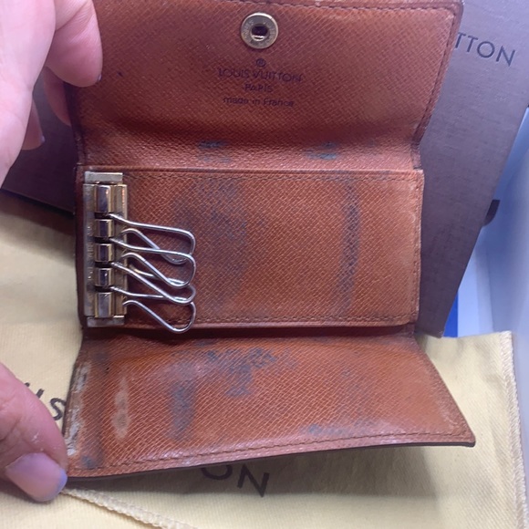 🤎 🤎 🤎 Louis Vuitton Monogram signature design LV Logo 4 key holder 22 - Picture 4 of 9